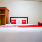 Oyo 2177 Trikora Indah Residence
